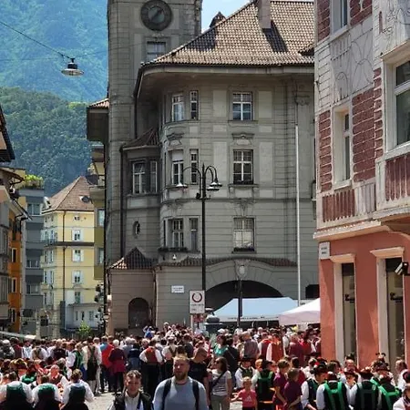 Dolomiti 1 Room Apartment Center Wi-Fi Ac Bolzano Exterior photo